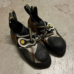 La Sportiva Solution Climbing Shoes